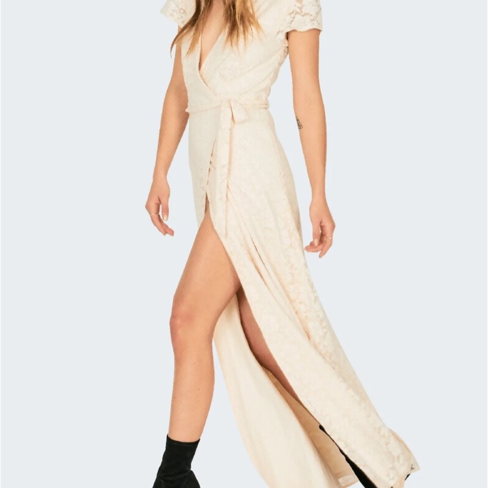 Amuse Society. Cream Lace Maxi Wrap Dress. Size Medium.